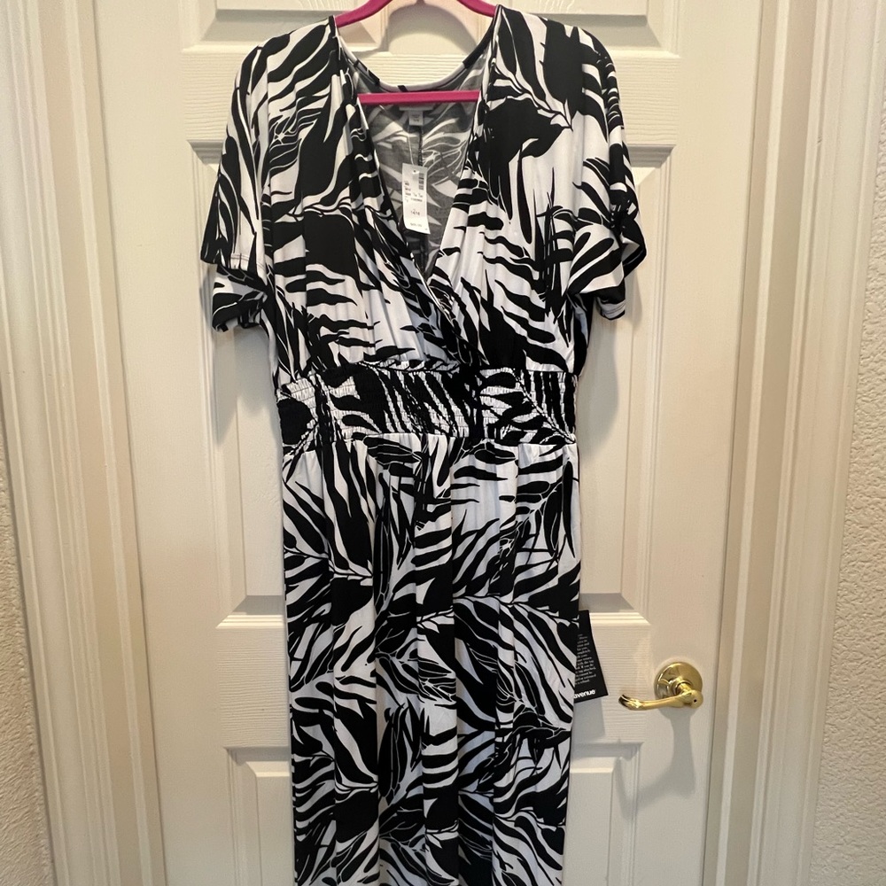 Avenue surplice smocked waist black and white tropical print midi dress 14/16
